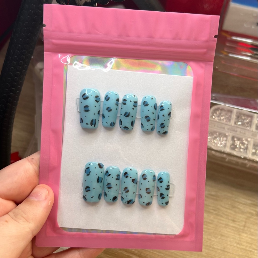 Blue leopard print handmade press on gel nails
